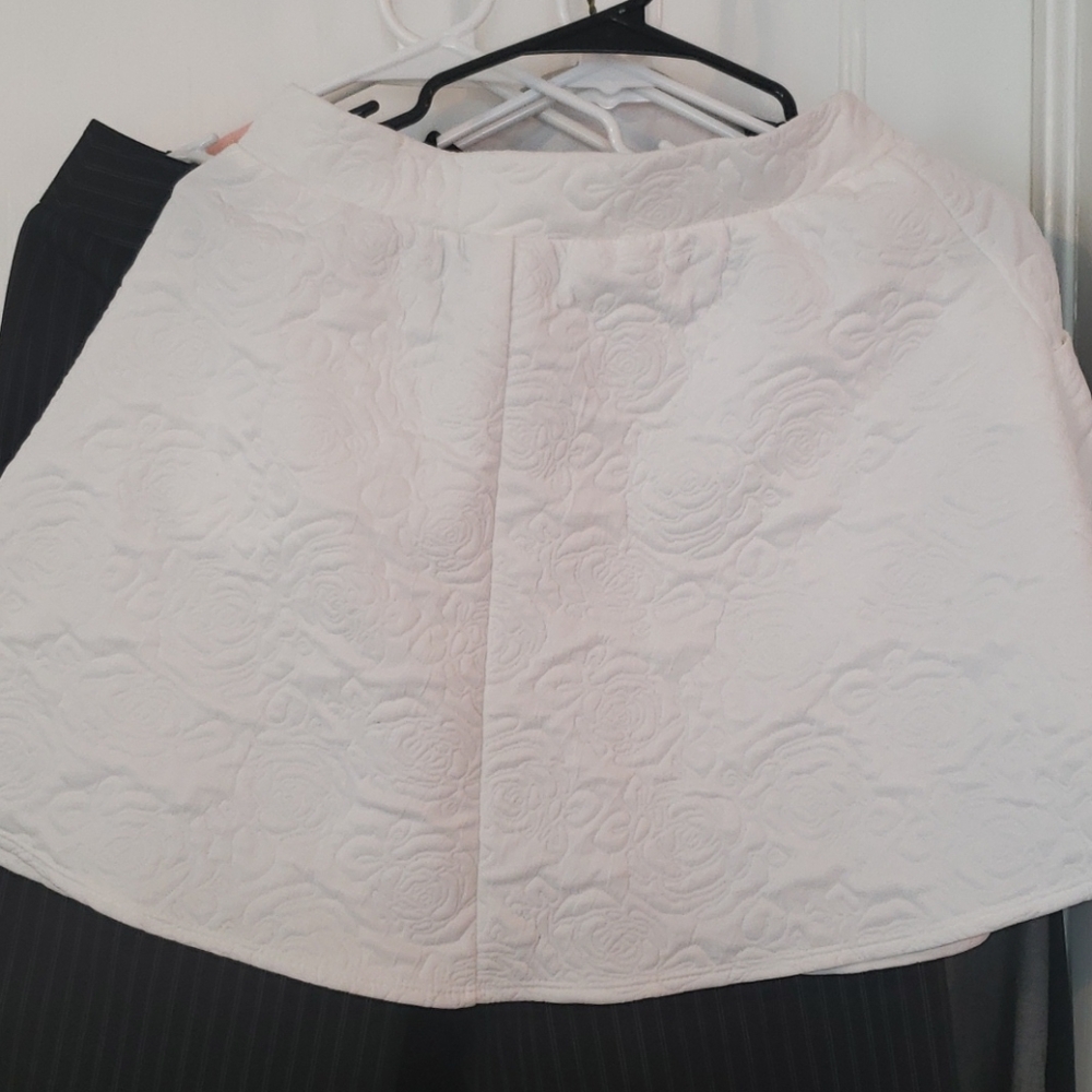 Joe B- Textured mini skirt